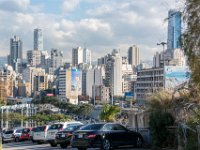 Bergauf in Richtung Trubelviertel Hamra fällt der Blick auf den neuen Finanzdistrikt.